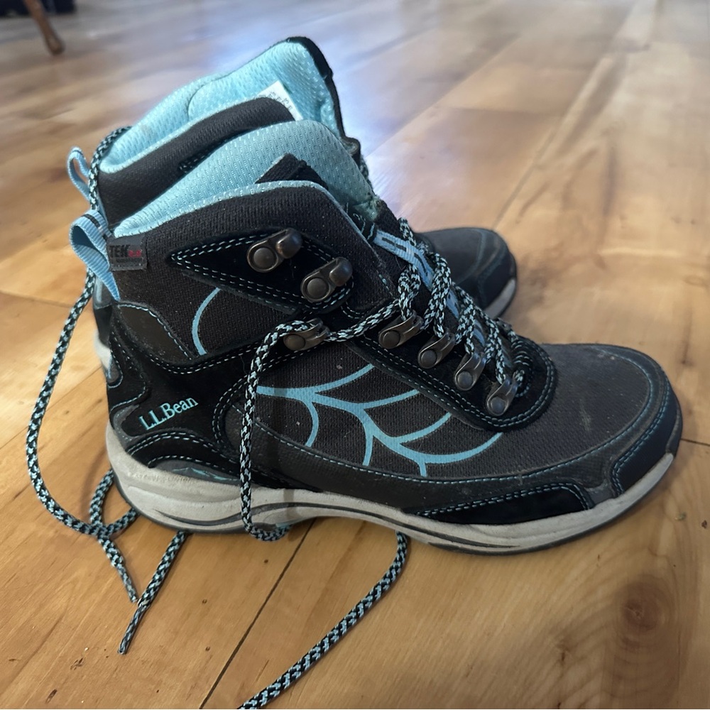 L.L. Bean Women's Black and Blue winter boots